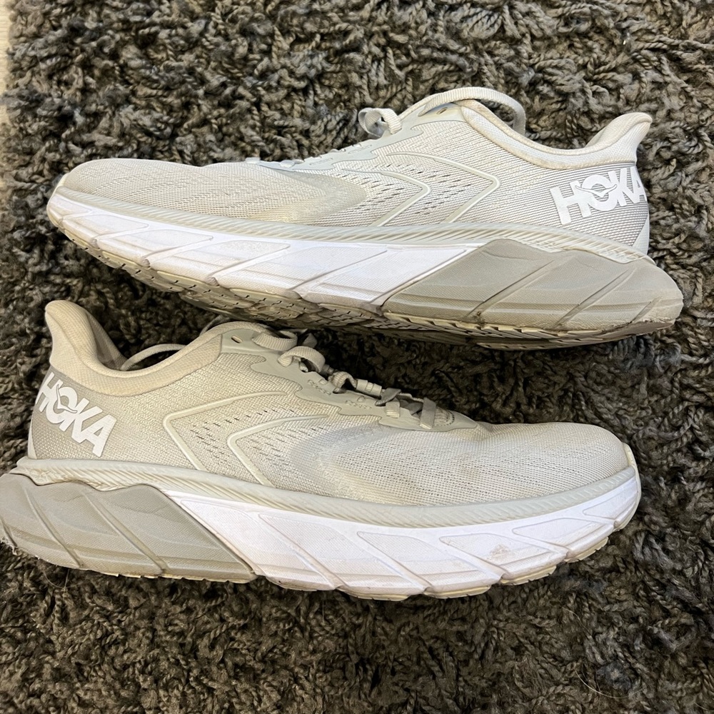 Hoka Arahi 5 women’s runners size 10.5B